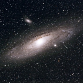 LES GALAXIES